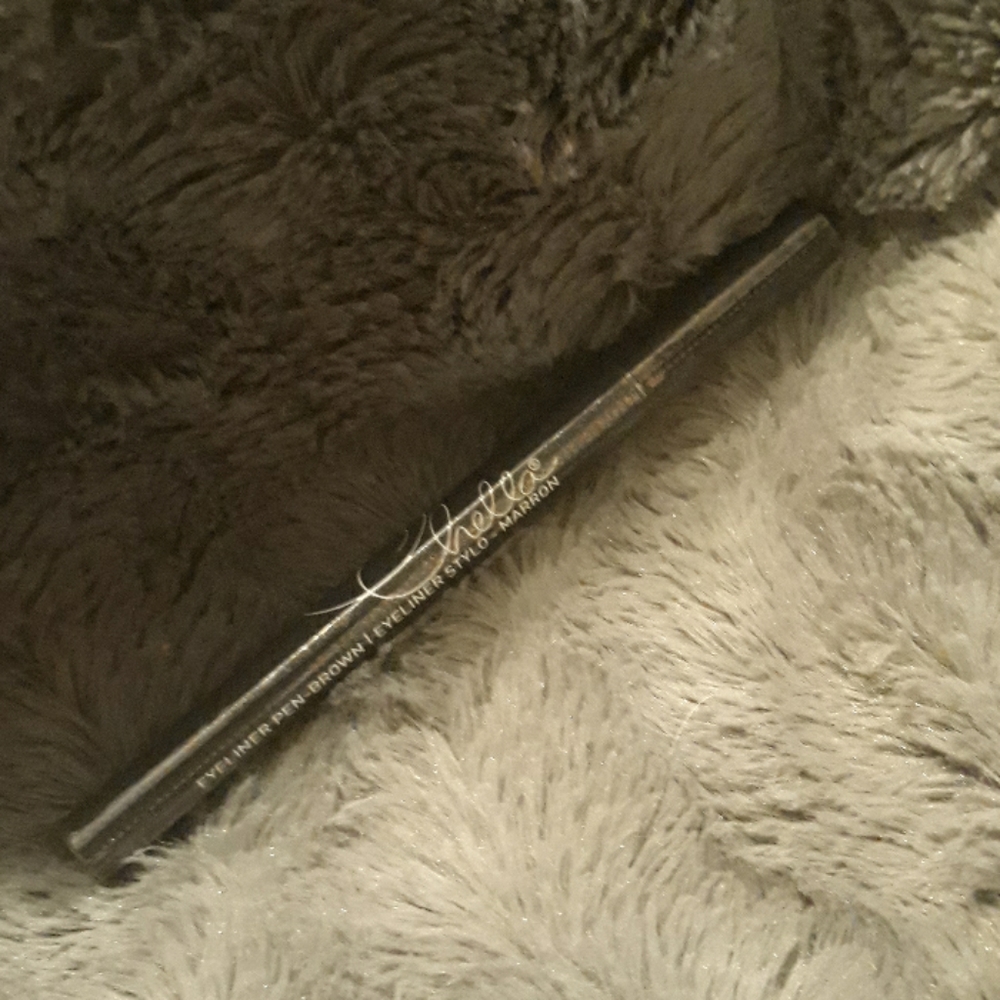 Chella eyeliner